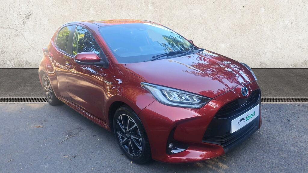 Toyota Yaris 1.5 Vvt-h Design Hatchback Hybrid E-cvt Red