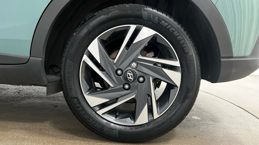 Hyundai Bayon 1.0 T-gdi Mhev Se Connect Suv Hybrid Ma HN73MVT Green #5