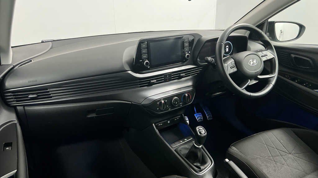 Hyundai Bayon 1.0 T-gdi Mhev Se Connect Suv Hybrid Ma HN73MVT Green #2