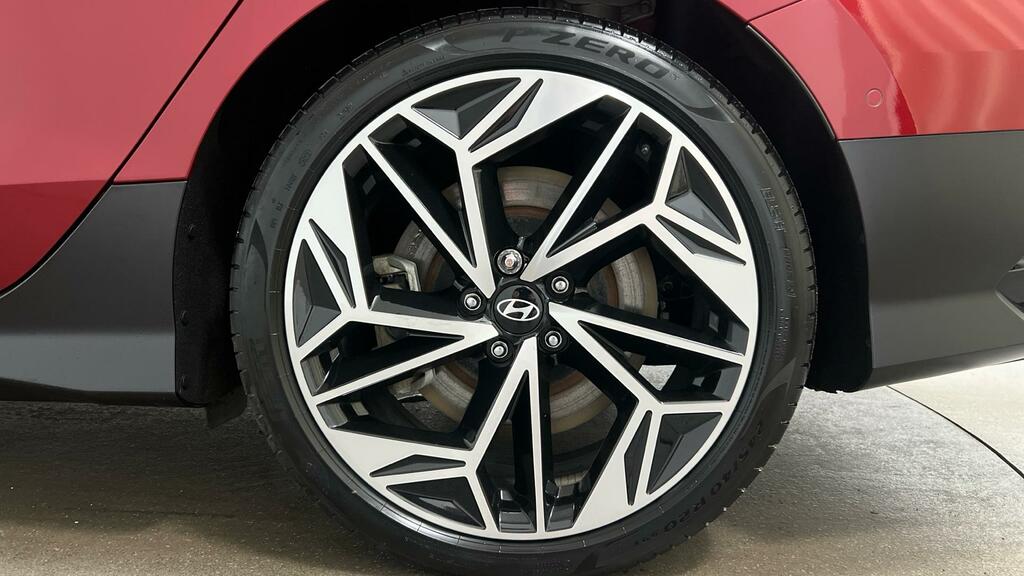 Hyundai Ioniq 6 77.4Kwh Ultimate Saloon Awd 325 Red #5