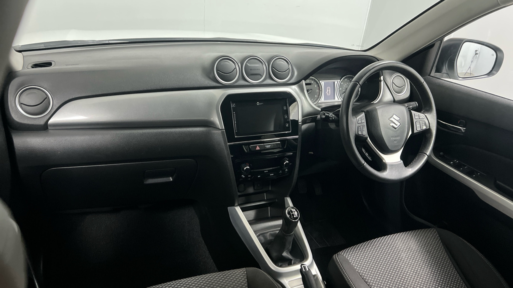 Suzuki Vitara 1.6 Sz-t Suv Euro 6 Ss 120 P White #2