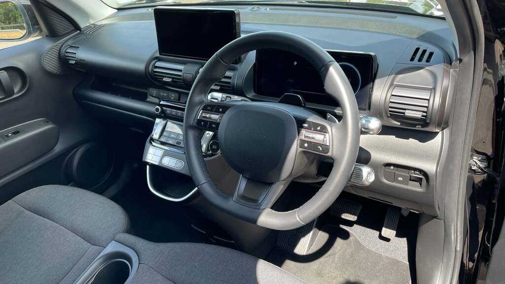 Hyundai Inster Long Range 49Kwh 01 Suv 115 Ps Black #6