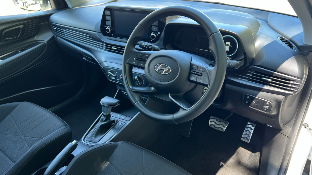 Hyundai Bayon 1.0 T-gdi Mhev Se Connect Suv Hybrid Dc White #6