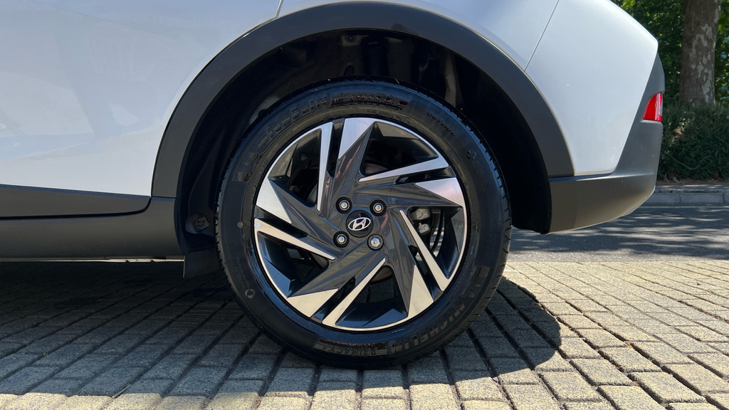 Hyundai Bayon 1.0 T-gdi Mhev Se Connect Suv Hybrid Dc White #5