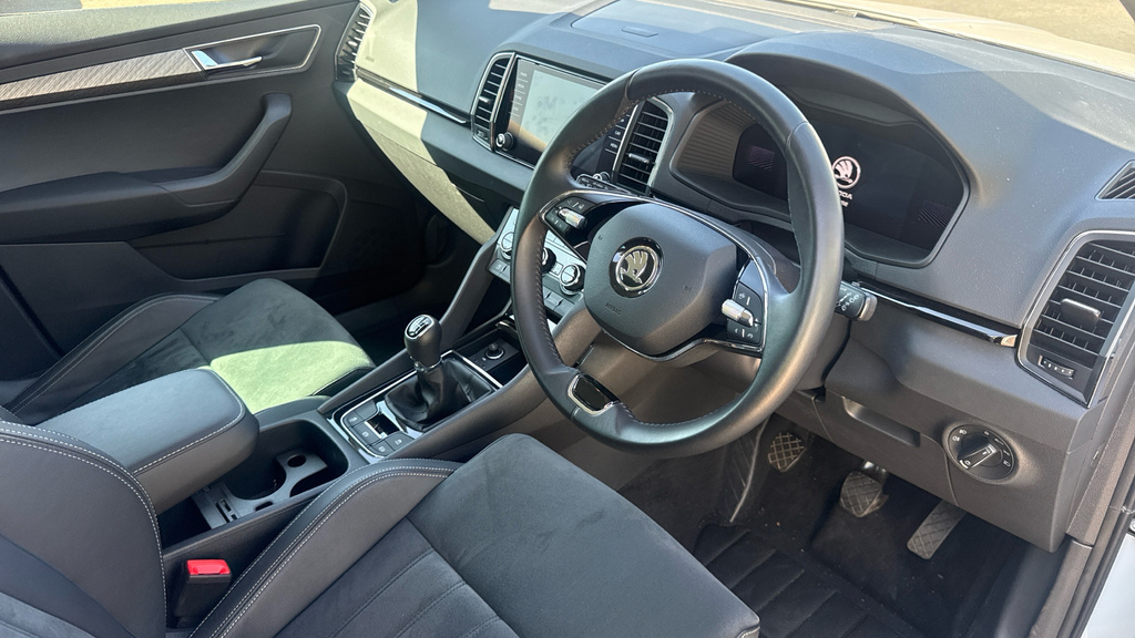 Skoda Karoq 1.5 Tsi Act Se L Suv Euro 6 Ss White #6
