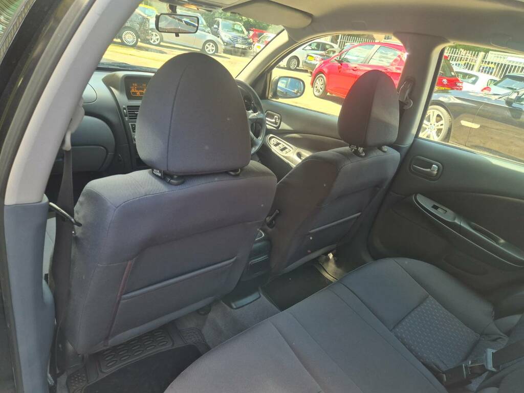 Nissan Almera Hatchback 1.5 S 200505 Blue #28