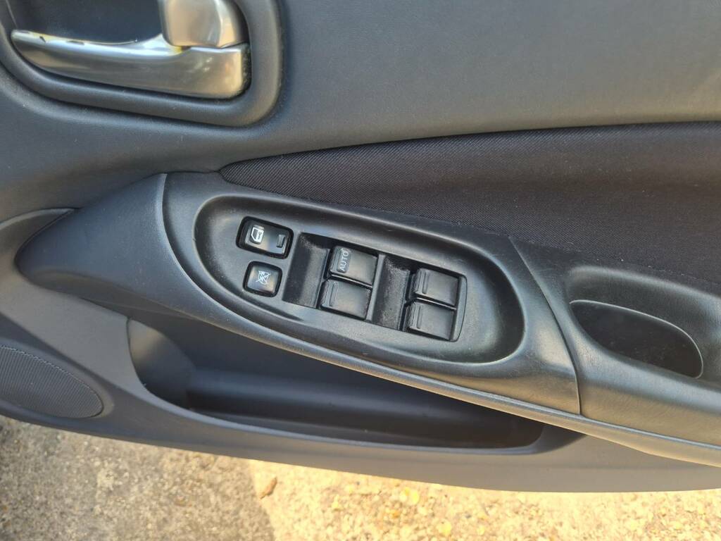 Nissan Almera Hatchback 1.5 S 200505 Blue #17