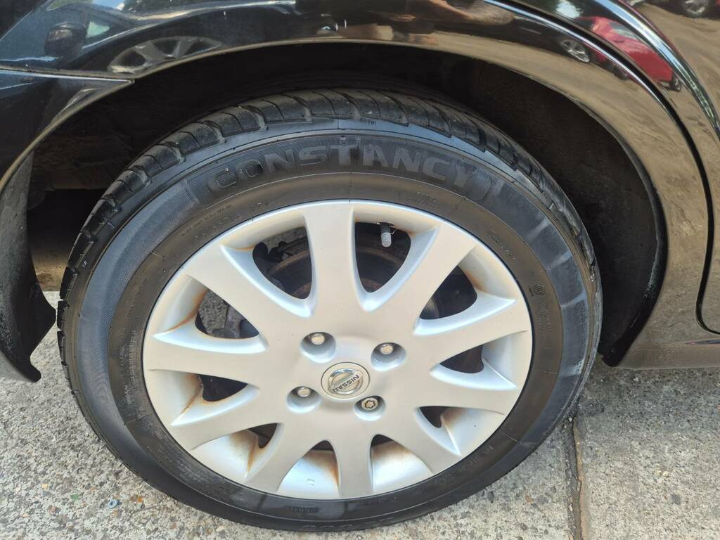 Nissan Almera 1.5 Se Black #5