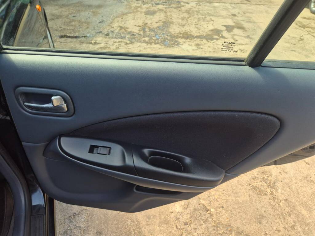 Nissan Almera Hatchback 1.5 S 200505 Blue #27