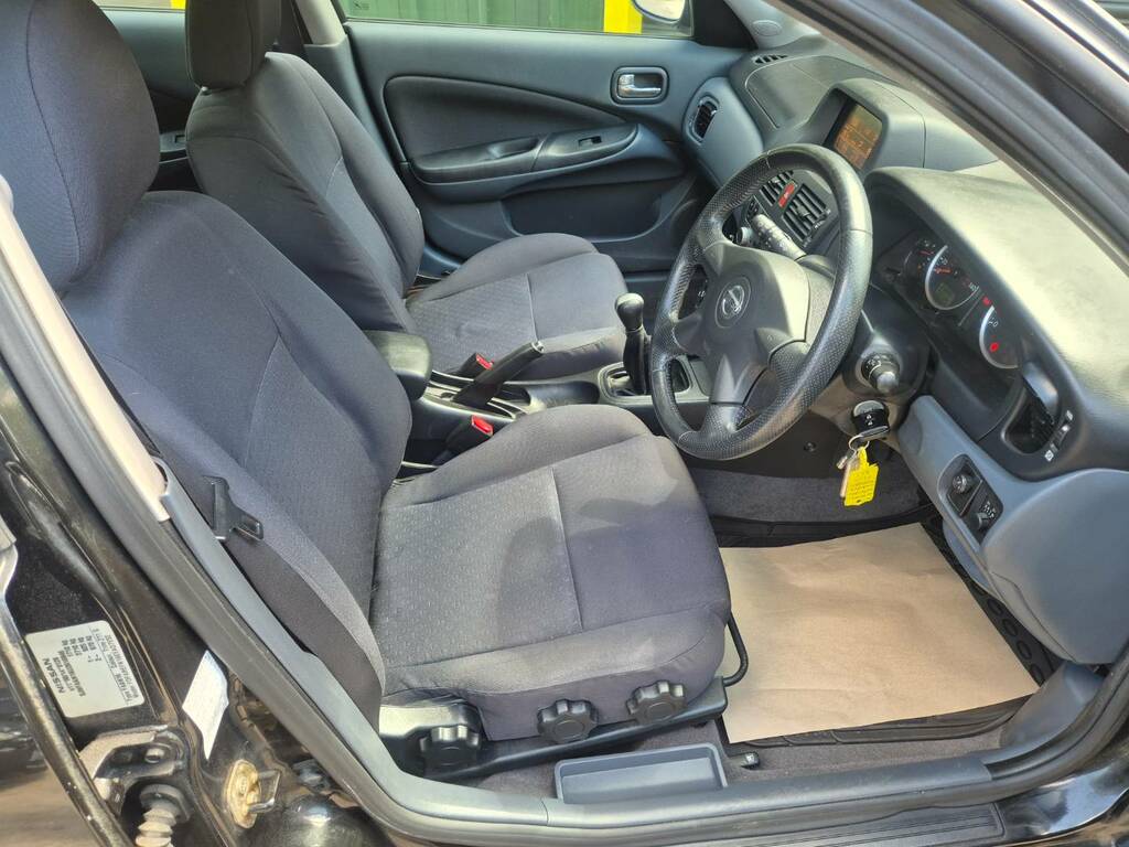 Nissan Almera Hatchback 1.5 S 200505 Blue #15