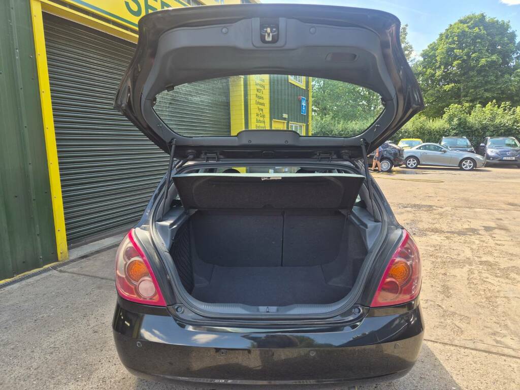 Nissan Almera Hatchback 1.5 S 200505 Blue #26