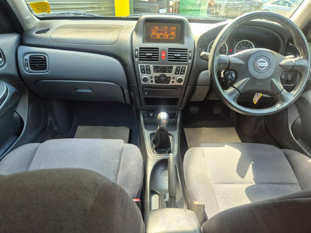 Nissan Almera Hatchback 1.5 S 200505 Blue #33