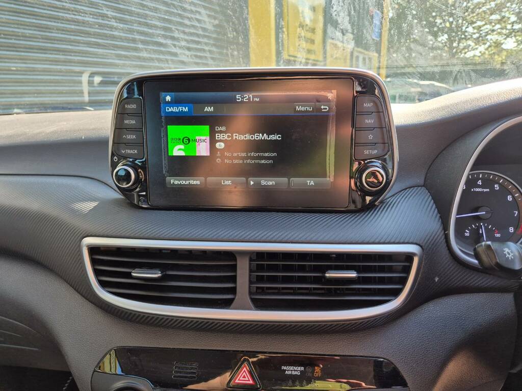 Hyundai Tucson 1.6 Gdi Se Nav Euro 6 S S White #24