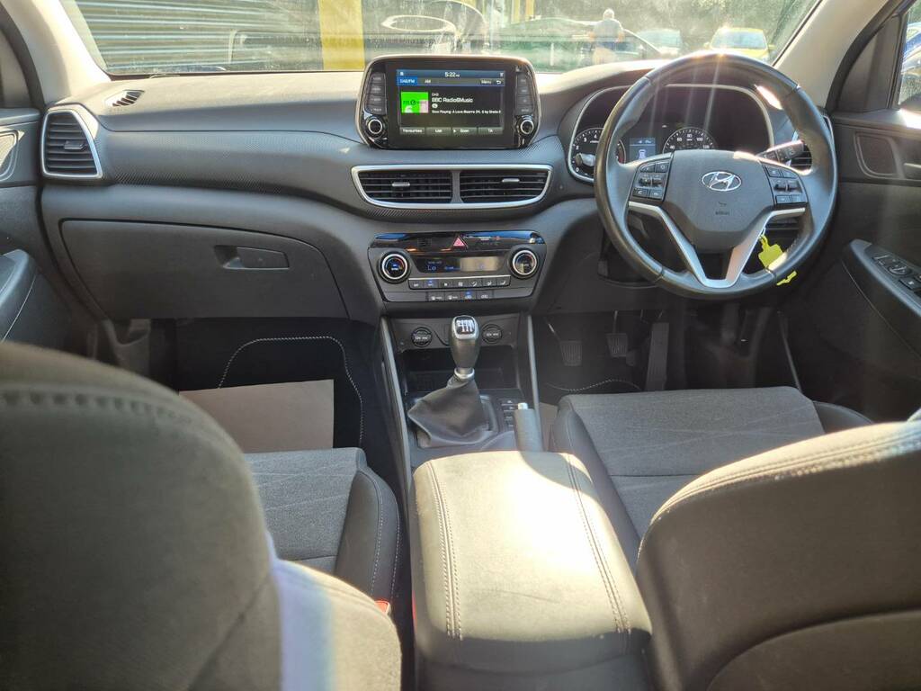 Hyundai Tucson 1.6 Gdi Se Nav Euro 6 S S White #38