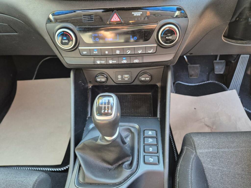 Hyundai Tucson 1.6 Gdi Se Nav Euro 6 S S White #29