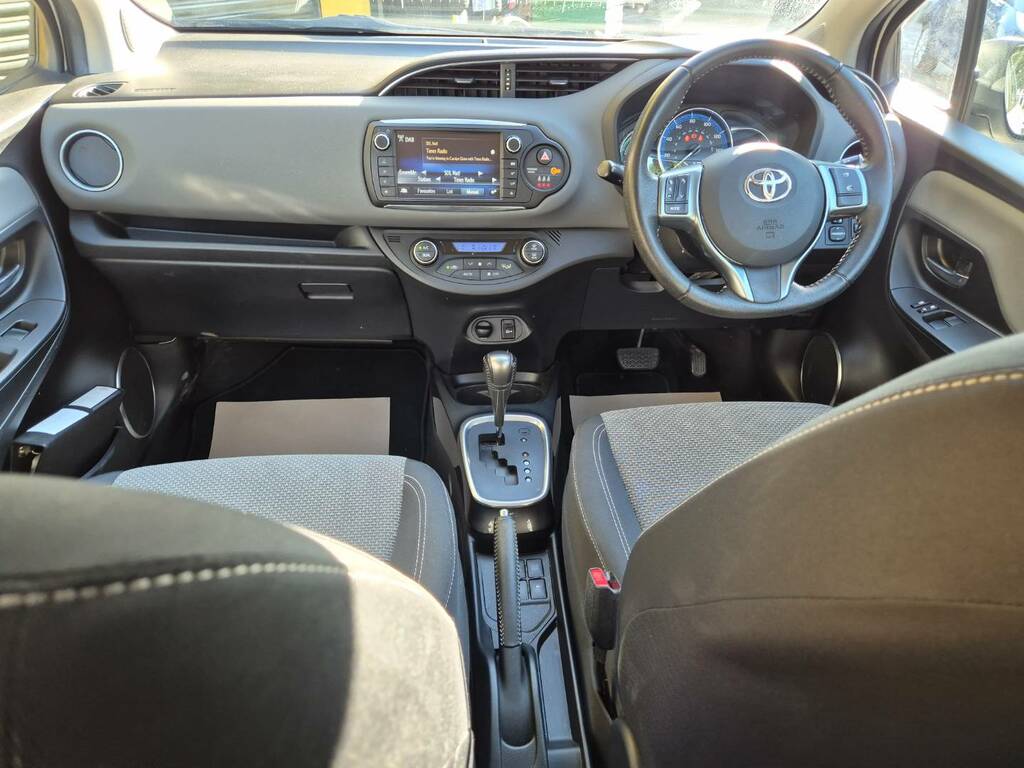 Toyota Yaris 1.33 Vvt-i Excel Silver #34