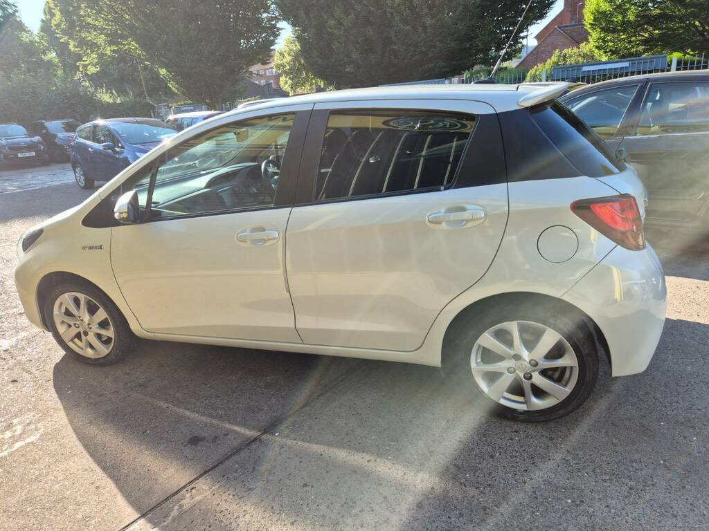 Toyota Yaris 1.33 Vvt-i Excel Silver #12