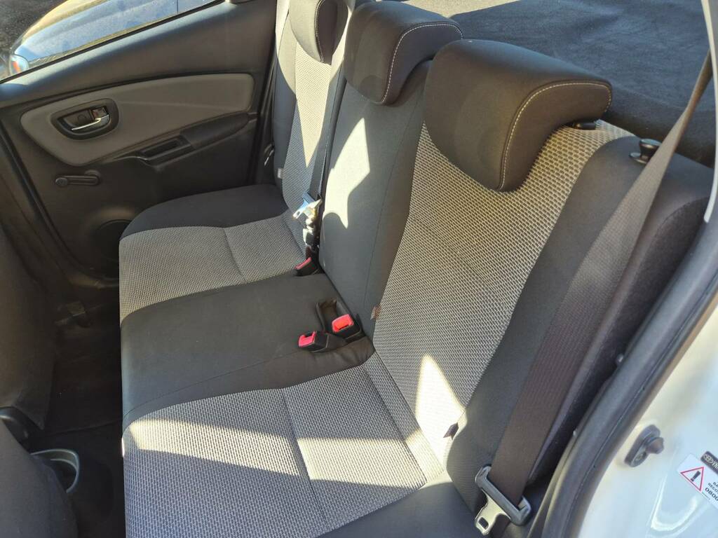 Toyota Yaris 1.33 Vvt-i Excel Silver #31