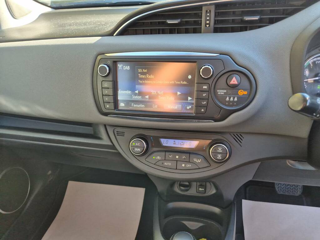 Toyota Yaris 1.33 Vvt-i Excel Silver #21