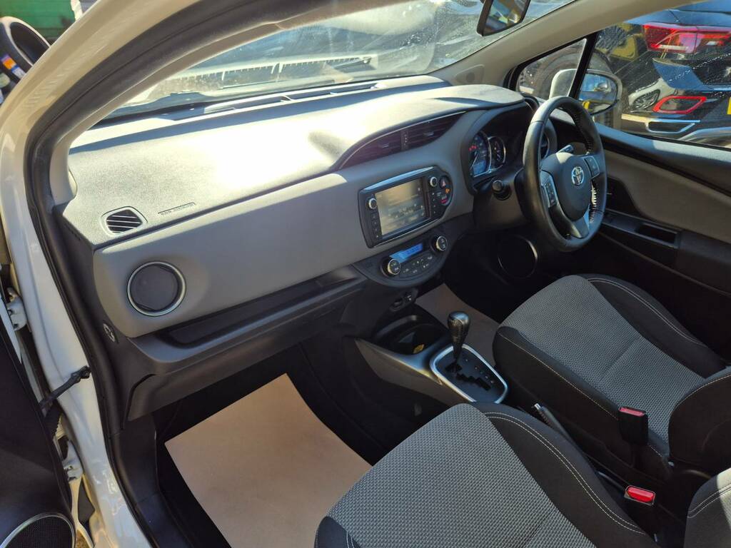 Toyota Yaris 1.33 Vvt-i Excel Silver #36