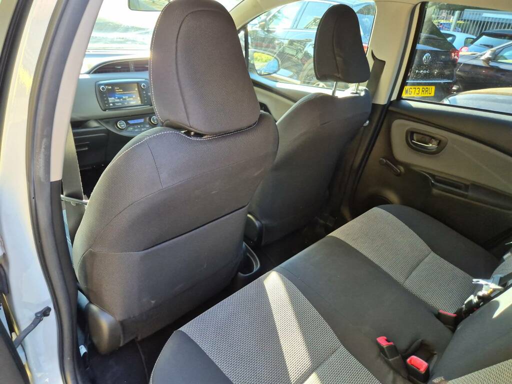 Toyota Yaris 1.33 Vvt-i Excel Silver #32