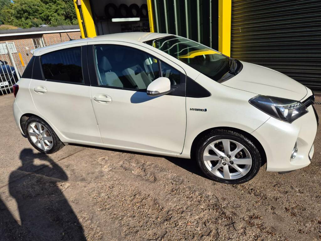 Toyota Yaris 1.5 Hybrid Sport Cvt White #5