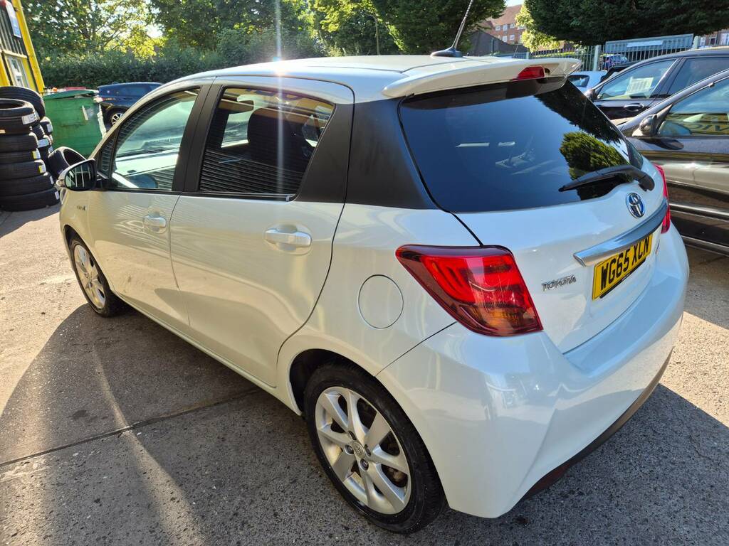 Toyota Yaris 1.33 Vvt-i Excel Silver #10