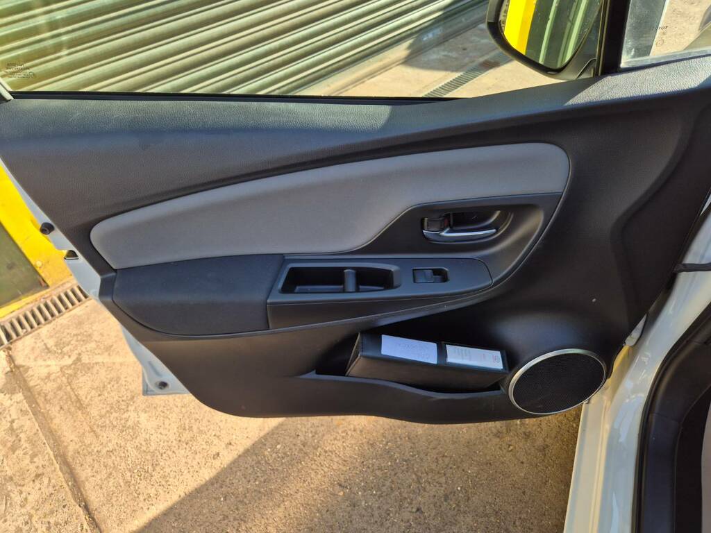 Toyota Yaris 1.33 Vvt-i Excel Silver #35