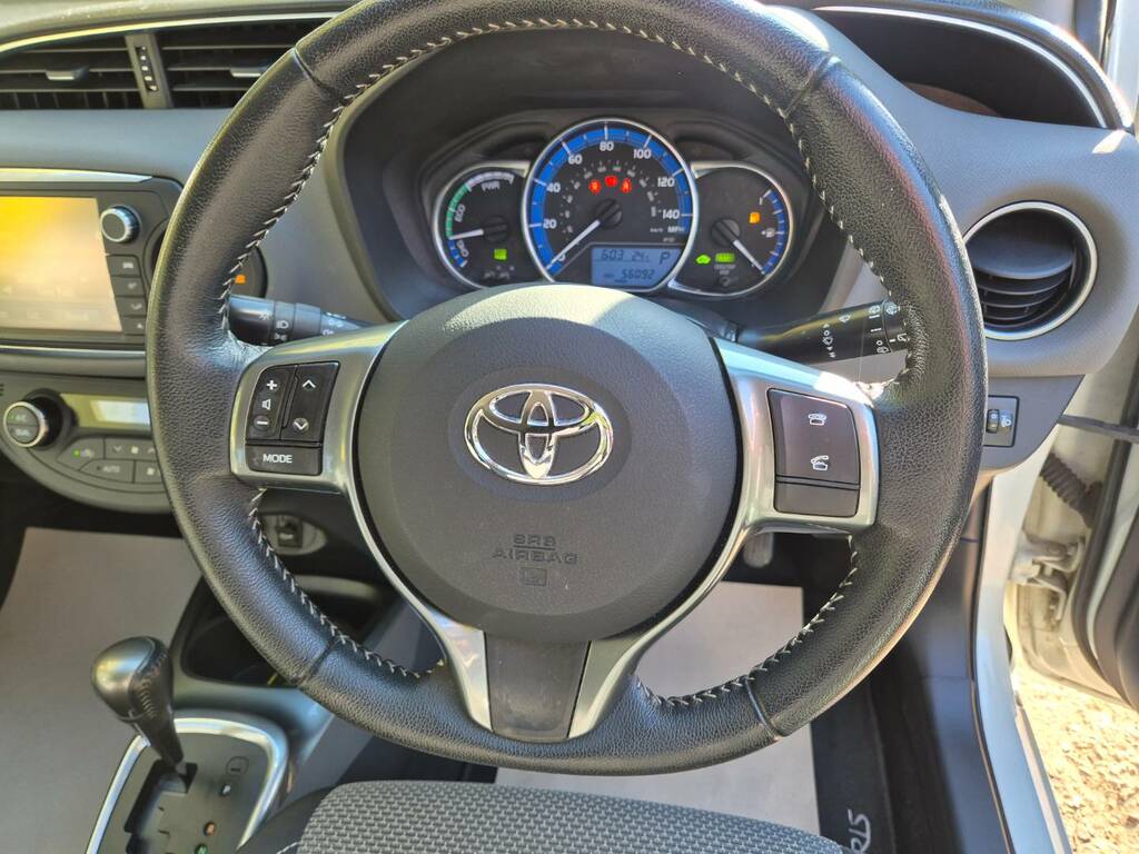 Toyota Yaris 1.33 Vvt-i Excel Silver #23
