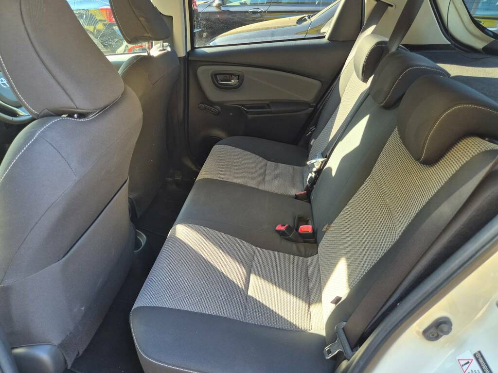Toyota Yaris 1.33 Vvt-i Excel Silver #30