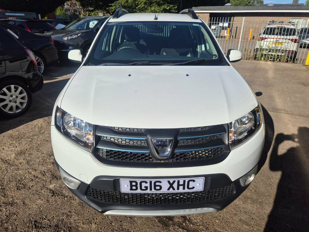 Dacia Sandero Stepway 0.9 Tce Laureate Start Stop White #2