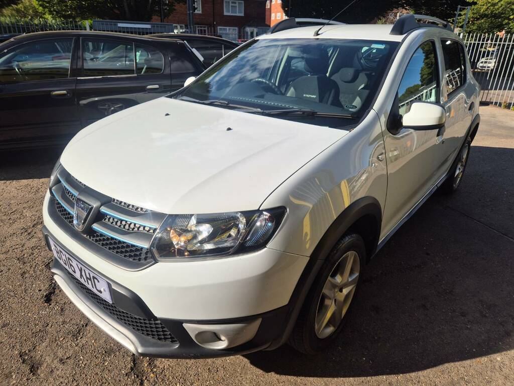 Dacia Sandero Stepway 0.9 Tce Laureate Start Stop White