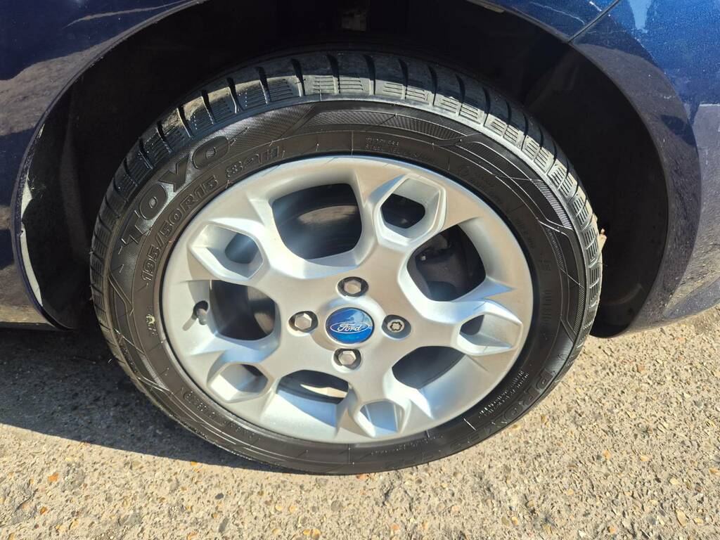 Ford Fiesta 2011 1.4 Zetec Hatchback 133 G Silver #4