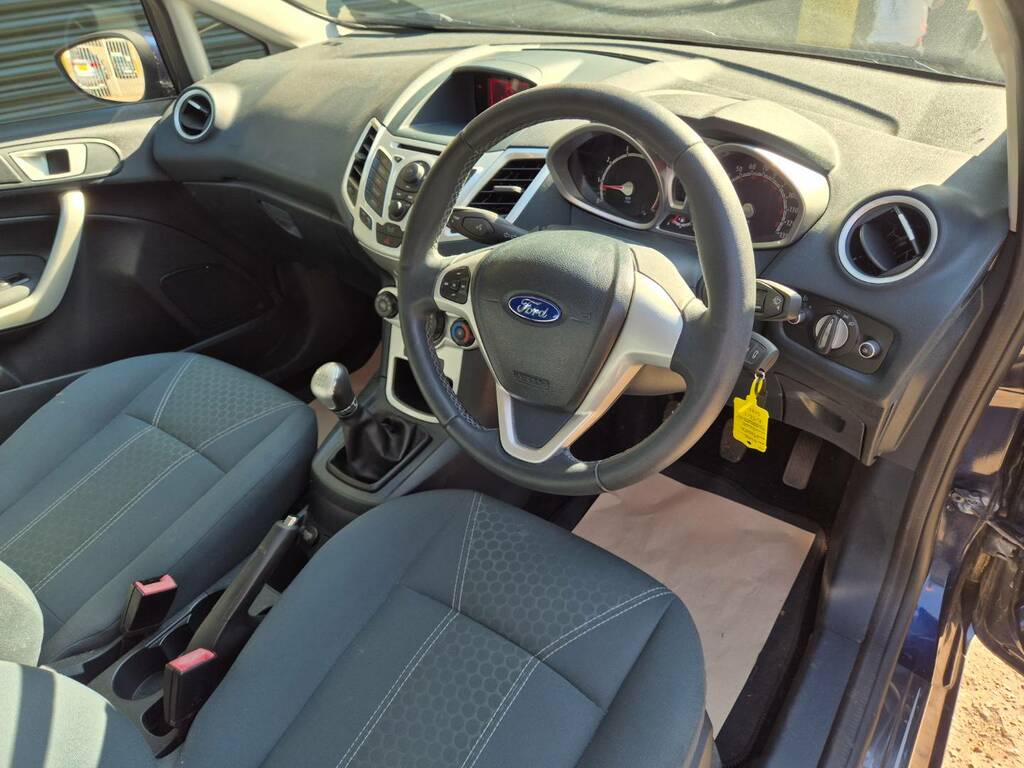 Ford Fiesta 2011 1.4 Zetec Hatchback 133 G Silver #14