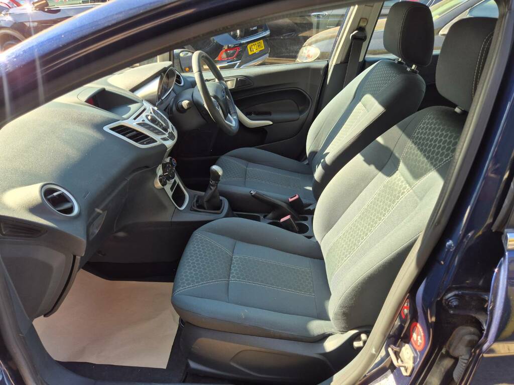 Ford Fiesta 2011 1.4 Zetec Hatchback 133 G Silver #35
