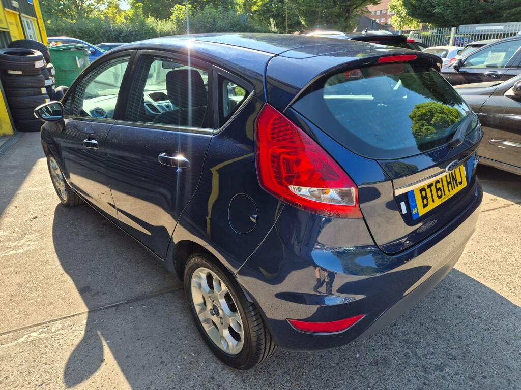 Ford Fiesta 2011 1.4 Zetec Hatchback 133 G Silver #10