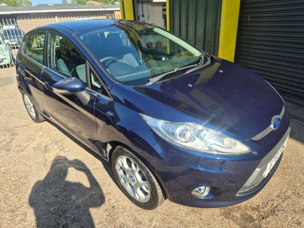 Ford Fiesta 2011 1.4 Zetec Hatchback 133 G Silver #3