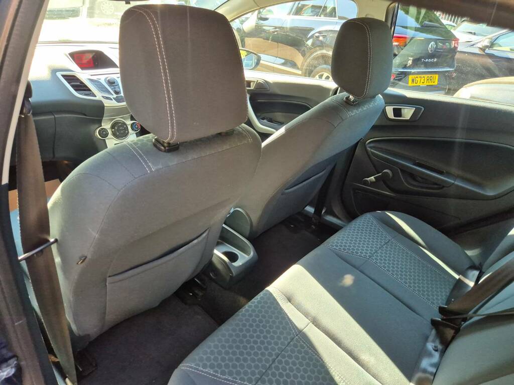 Ford Fiesta 2011 1.4 Zetec Hatchback 133 G Silver #31