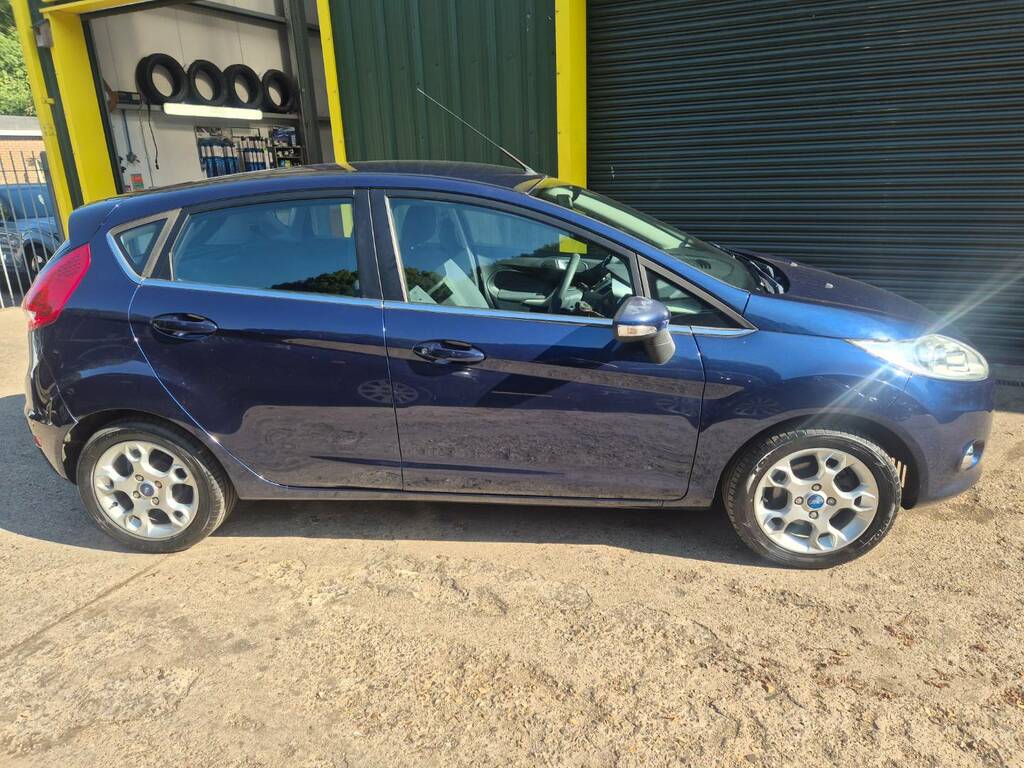 Ford Fiesta 2011 1.4 Zetec Hatchback 133 G Silver #6