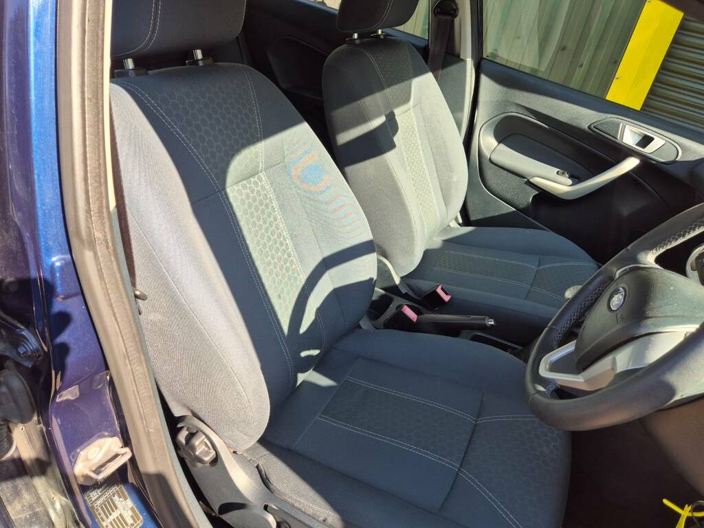 Ford Fiesta 2011 1.4 Zetec Hatchback 133 G Silver #18