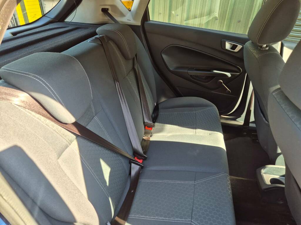 Ford Fiesta 2011 1.4 Zetec Hatchback 133 G Silver #25