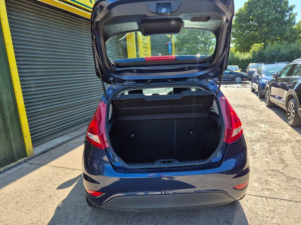Ford Fiesta 2011 1.4 Zetec Hatchback 133 G Silver #30