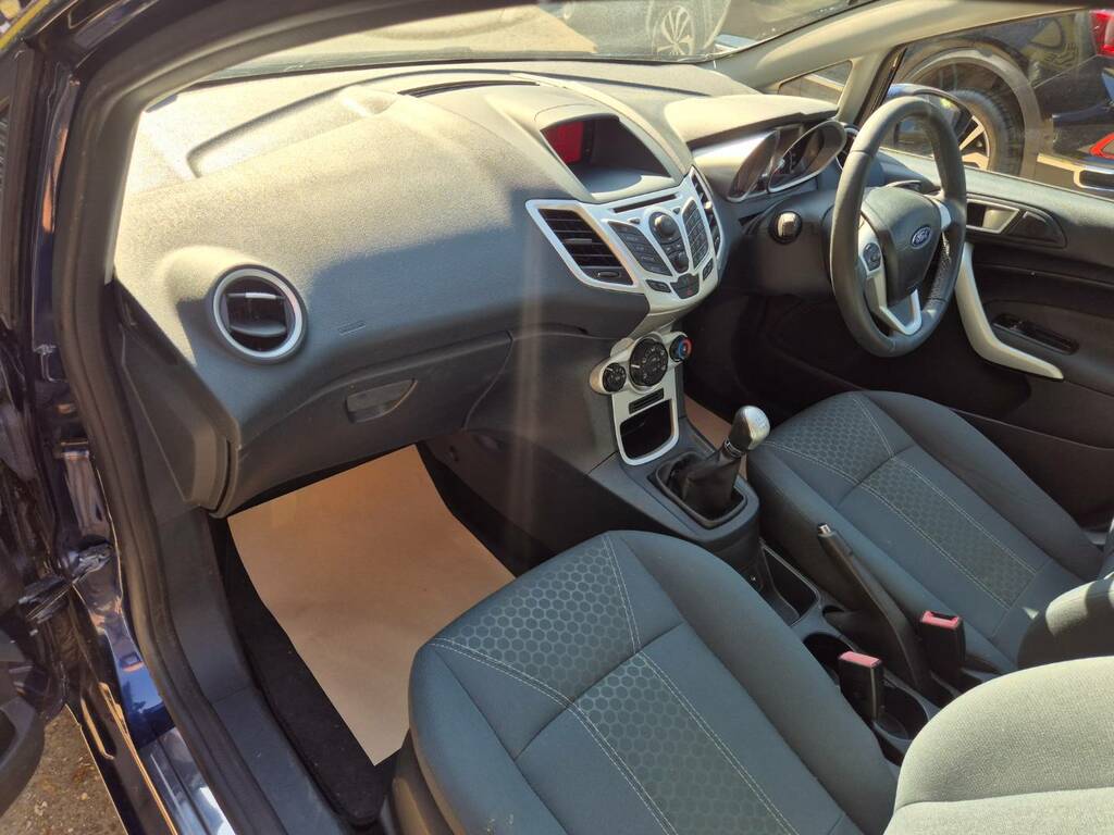 Ford Fiesta 2011 1.4 Zetec Hatchback 133 G Silver #36