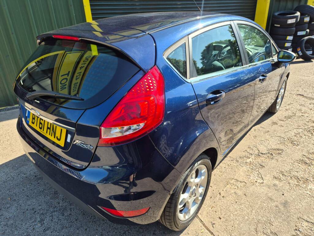 Ford Fiesta 2011 1.4 Zetec Hatchback 133 G Silver #9