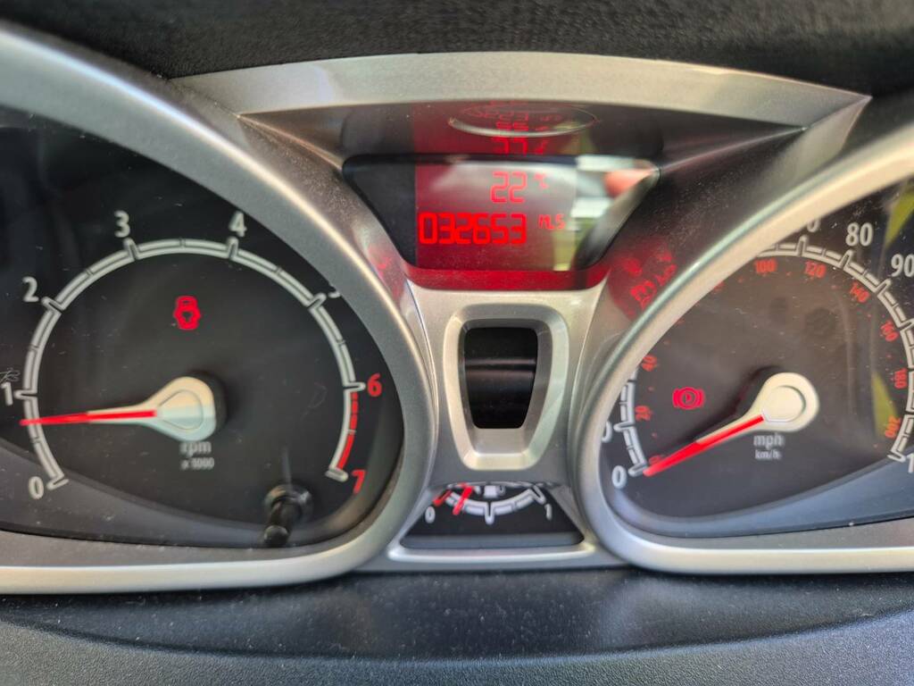 Ford Fiesta 2011 1.4 Zetec Hatchback 133 G Silver #21