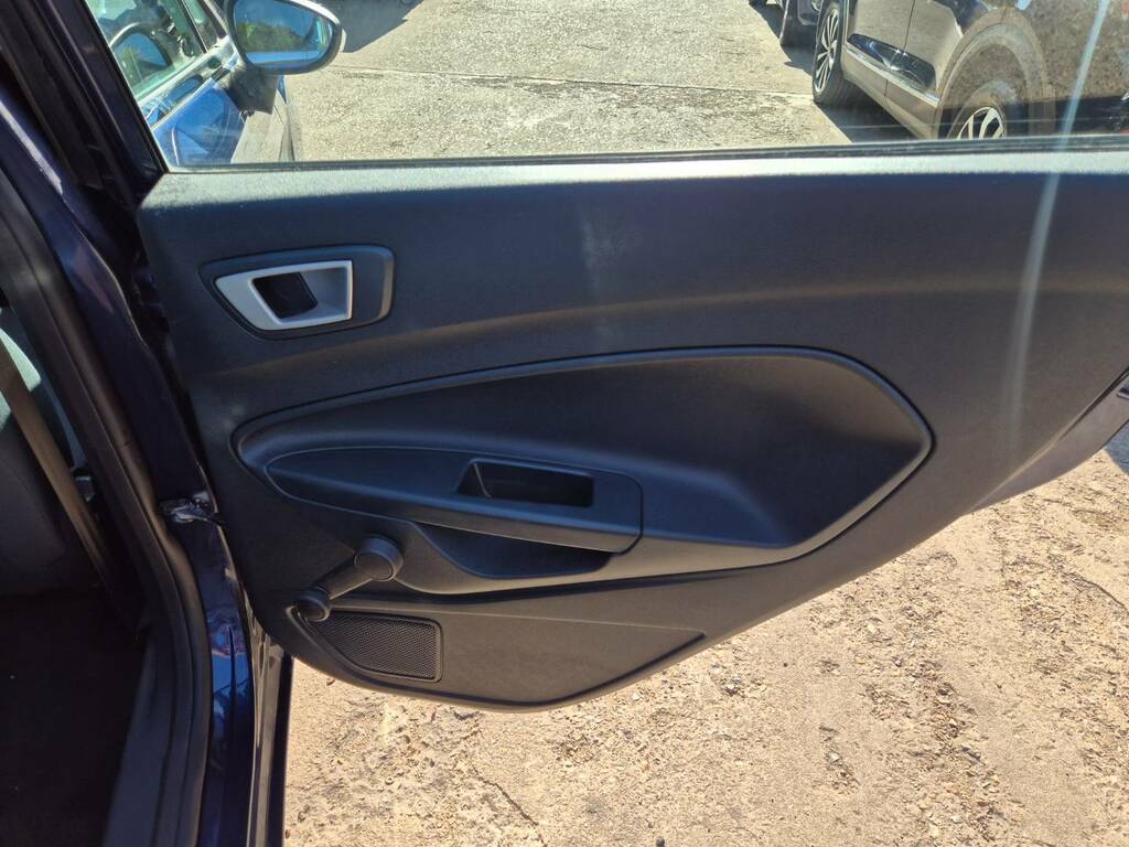 Ford Fiesta 2011 1.4 Zetec Hatchback 133 G Silver #27