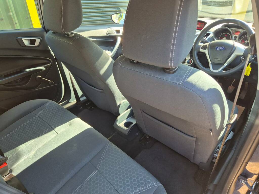Ford Fiesta 2011 1.4 Zetec Hatchback 133 G Silver #26