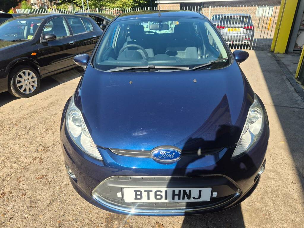 Ford Fiesta 2011 1.4 Zetec Hatchback 133 G Silver #2