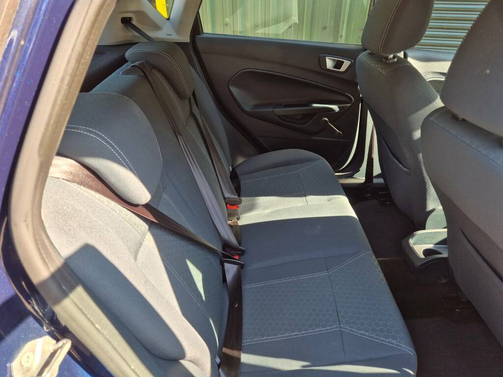 Ford Fiesta 2011 1.4 Zetec Hatchback 133 G Silver #24