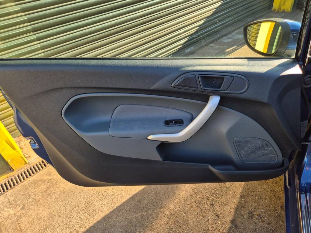 Ford Fiesta 1.25 Zetec Hatchback 129 Gkm 8 Black #31
